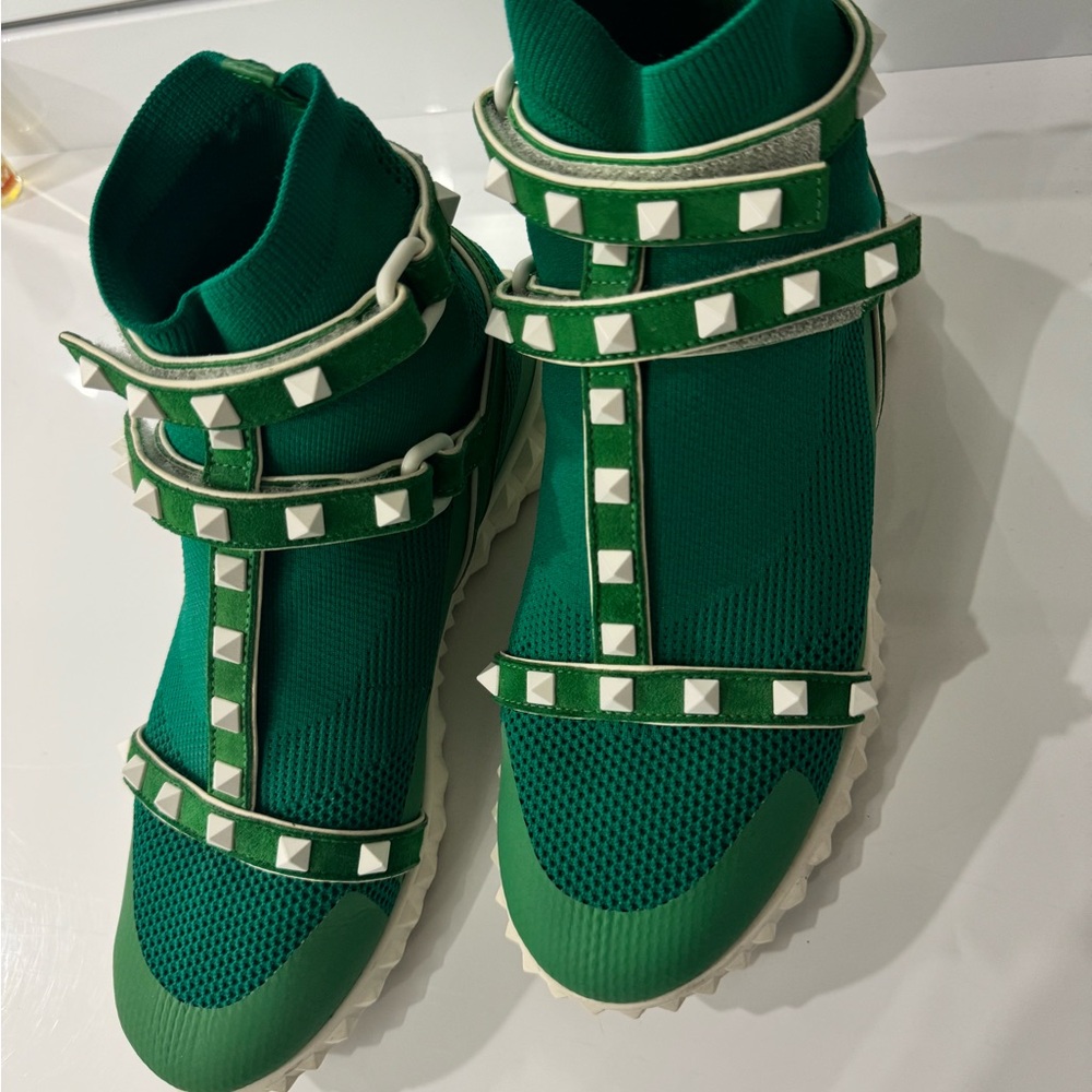 Valentino green sneakers original. In excellent condition. Size 36,5 EU.